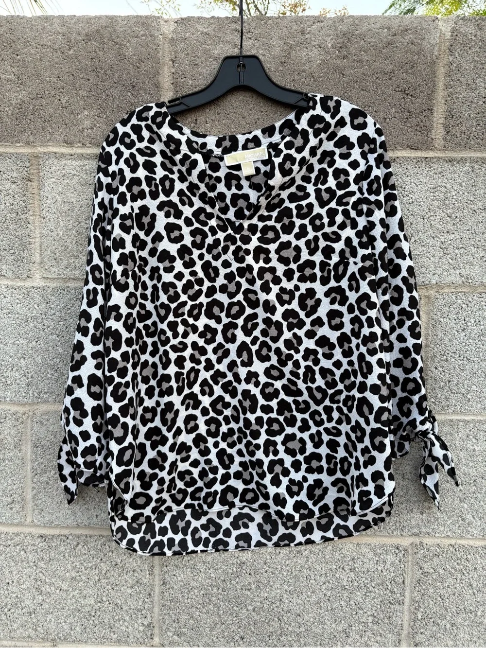 NWT Michael Kors MK Medium Leopard Print Blouse V-Neck 3/4 Sleeve W/ Tie Detail